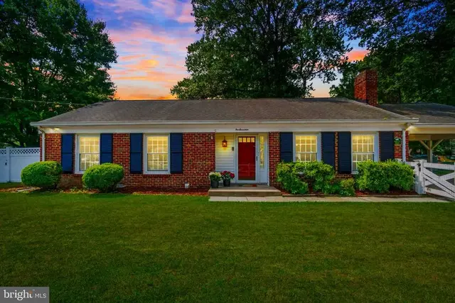 117 Oakwood Rd, Edgewater