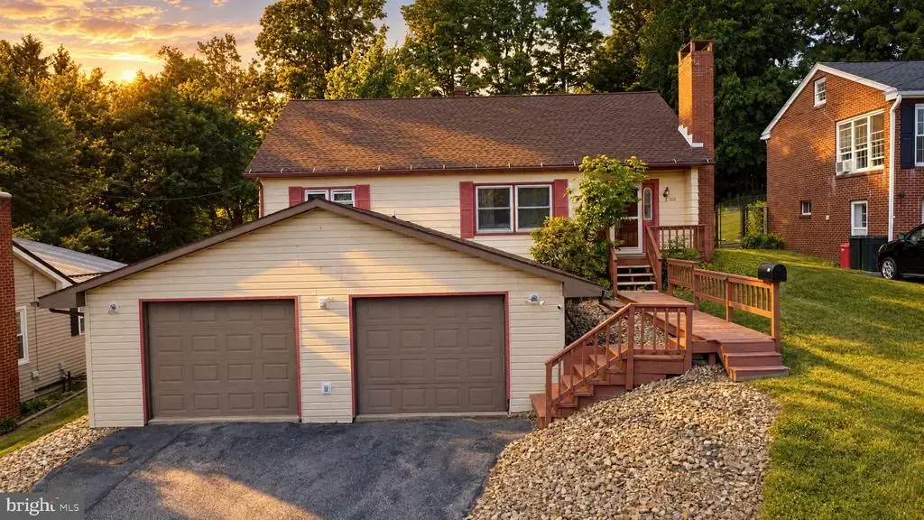 102 S 9th St, PHILIPSBURG