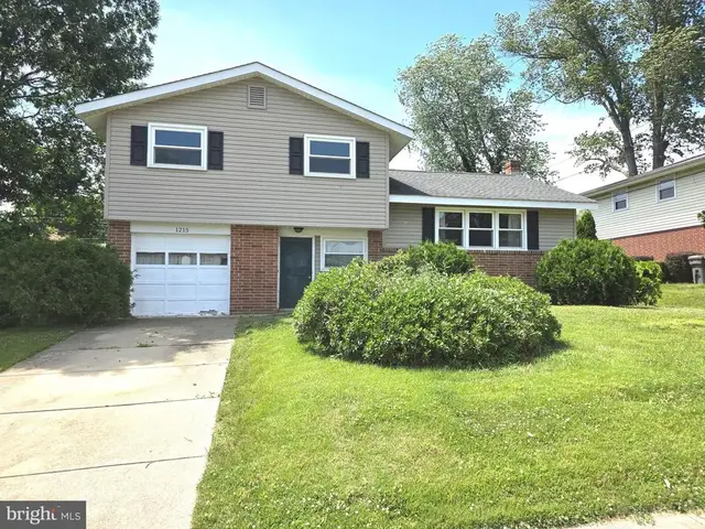 1215 Ipswich Dr, Wilmington