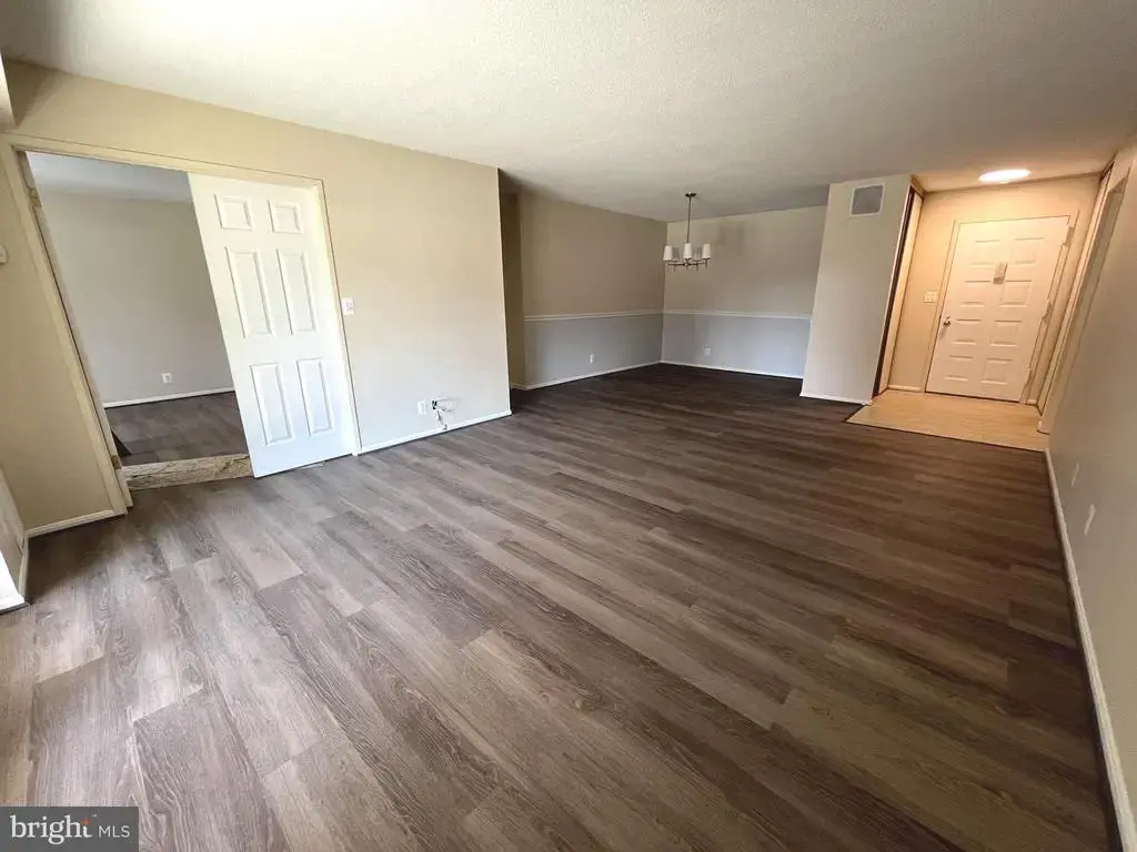 8350 Greensboro Dr #103, MCLEAN