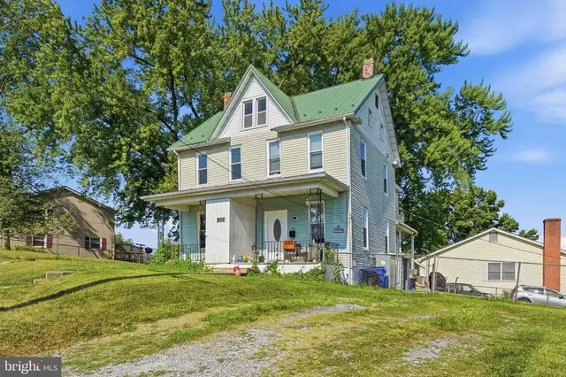 815 Maple Ave N #a, Brunswick