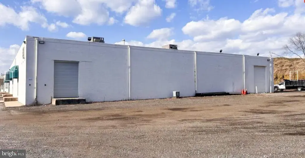 109 N Black Horse Pike, RUNNEMEDE