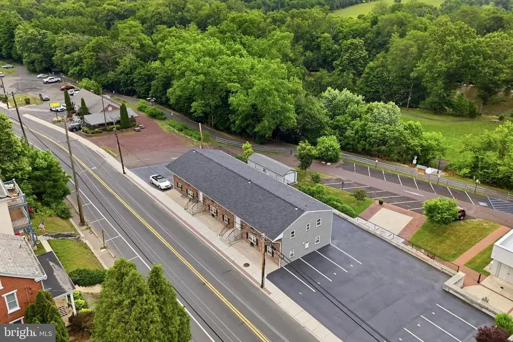 350 Main St, SCHWENKSVILLE
