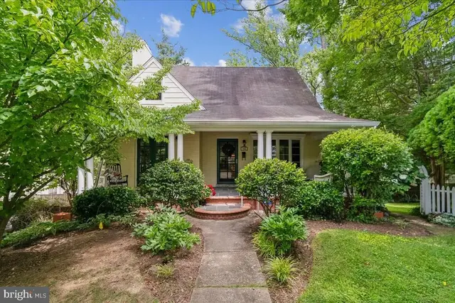 3314 Camalier Dr, Chevy Chase