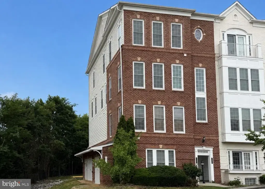 2213 Oberlin Dr, WOODBRIDGE