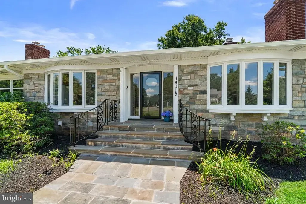 18015 Muncaster Rd, ROCKVILLE