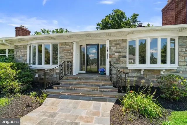 18015 Muncaster Rd, Rockville