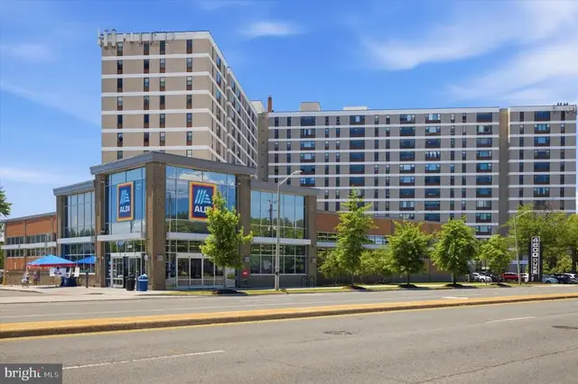 4600 Duke St #528, Alexandria