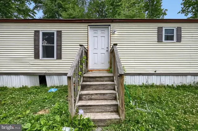 107 Michigan Ct, North East