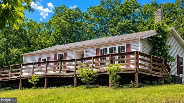 230 Crinoline Ln, Winchester