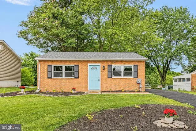 20 Opus Dr, Newark