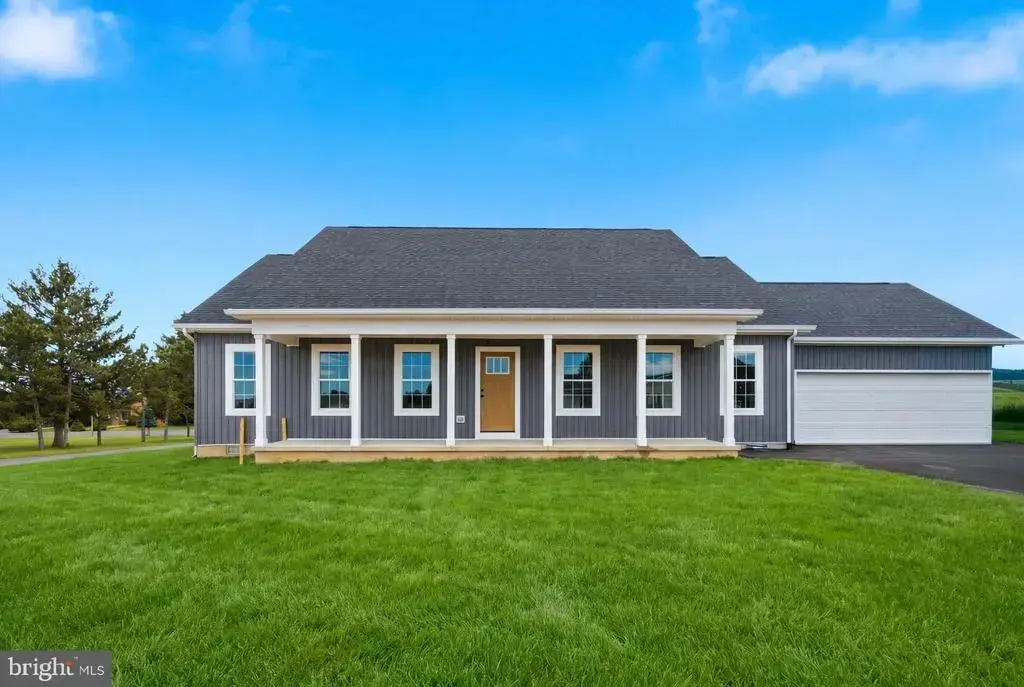 344 Friendship Dr, MARTINSBURG