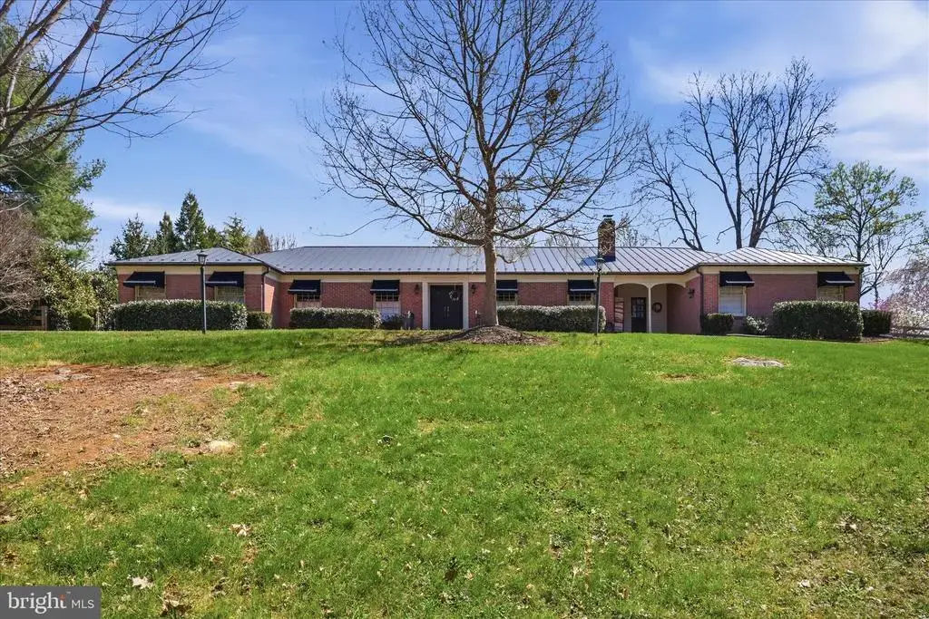 466 Merrimans Ln, WINCHESTER