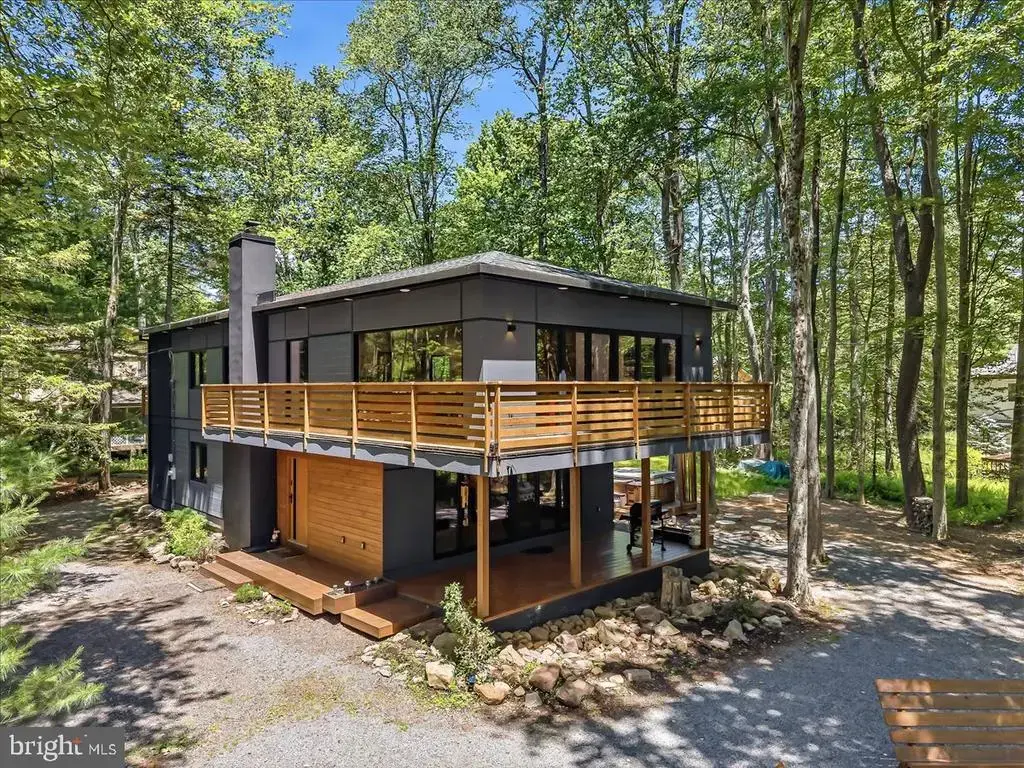 1142 Oakland Pl, POCONO PINES