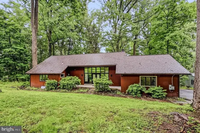 646 Woodview Dr, Hockessin