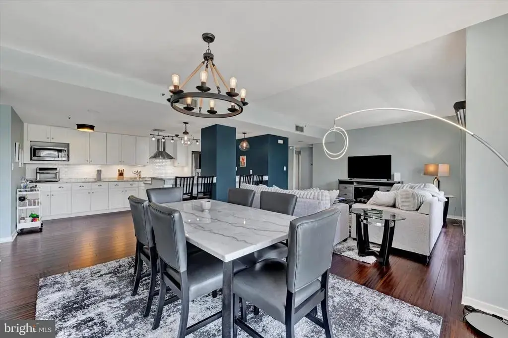 250 President St #306, BALTIMORE
