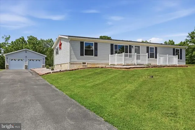 5913 Hager Road, Greencastle