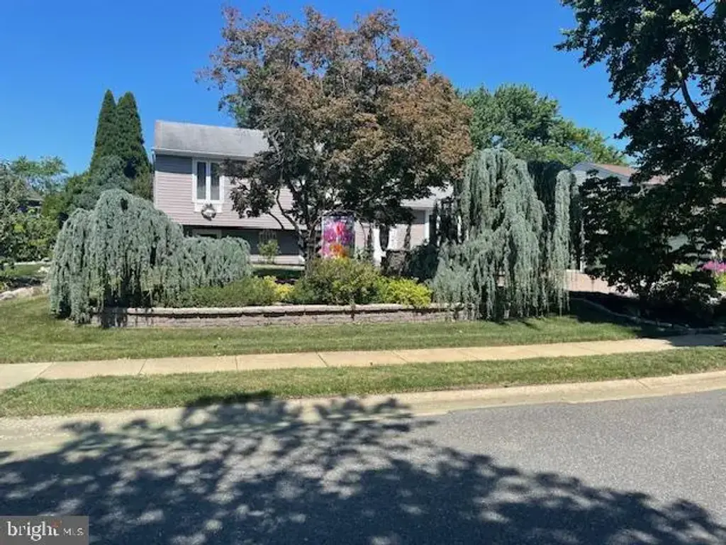 25 Brighton Dr, MARLTON