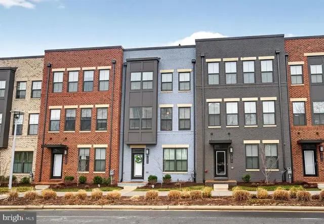 13010 Hattontown Sq, Herndon