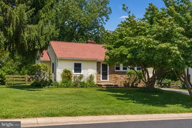 13 Harvard Rd, Wilmington