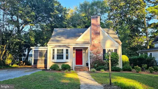 1003 Riverside Dr, Salisbury
