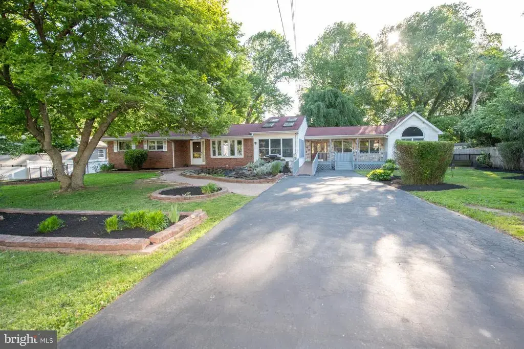 519 Parkvale Ave, LANGHORNE