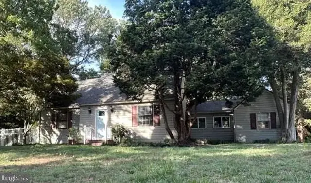 215 N Park Dr, Salisbury