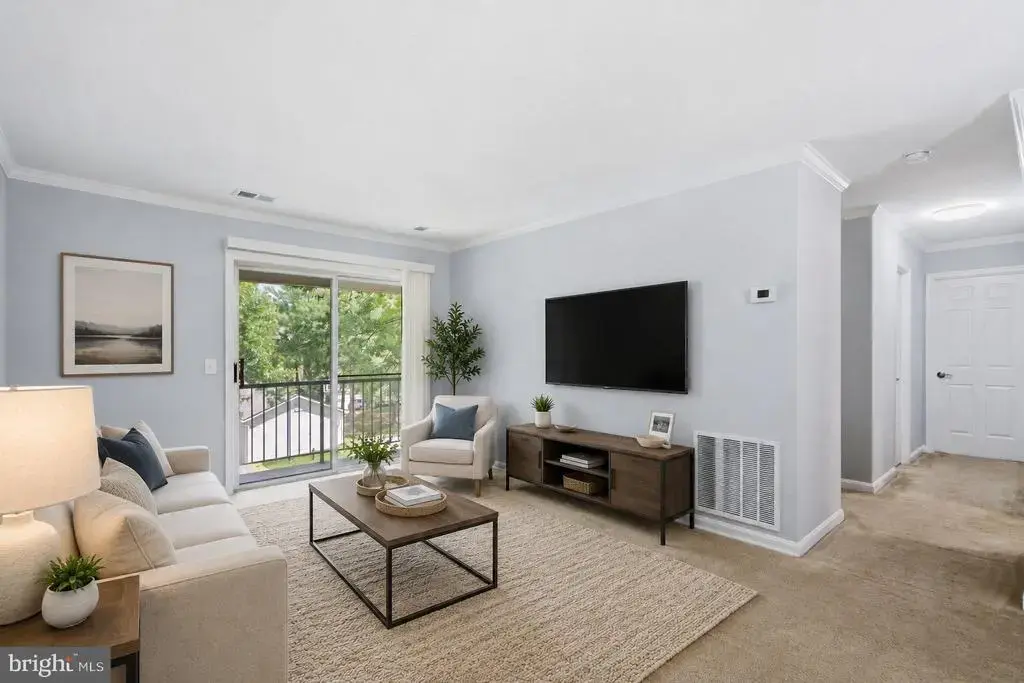 18322 Streamside Dr #301, GAITHERSBURG
