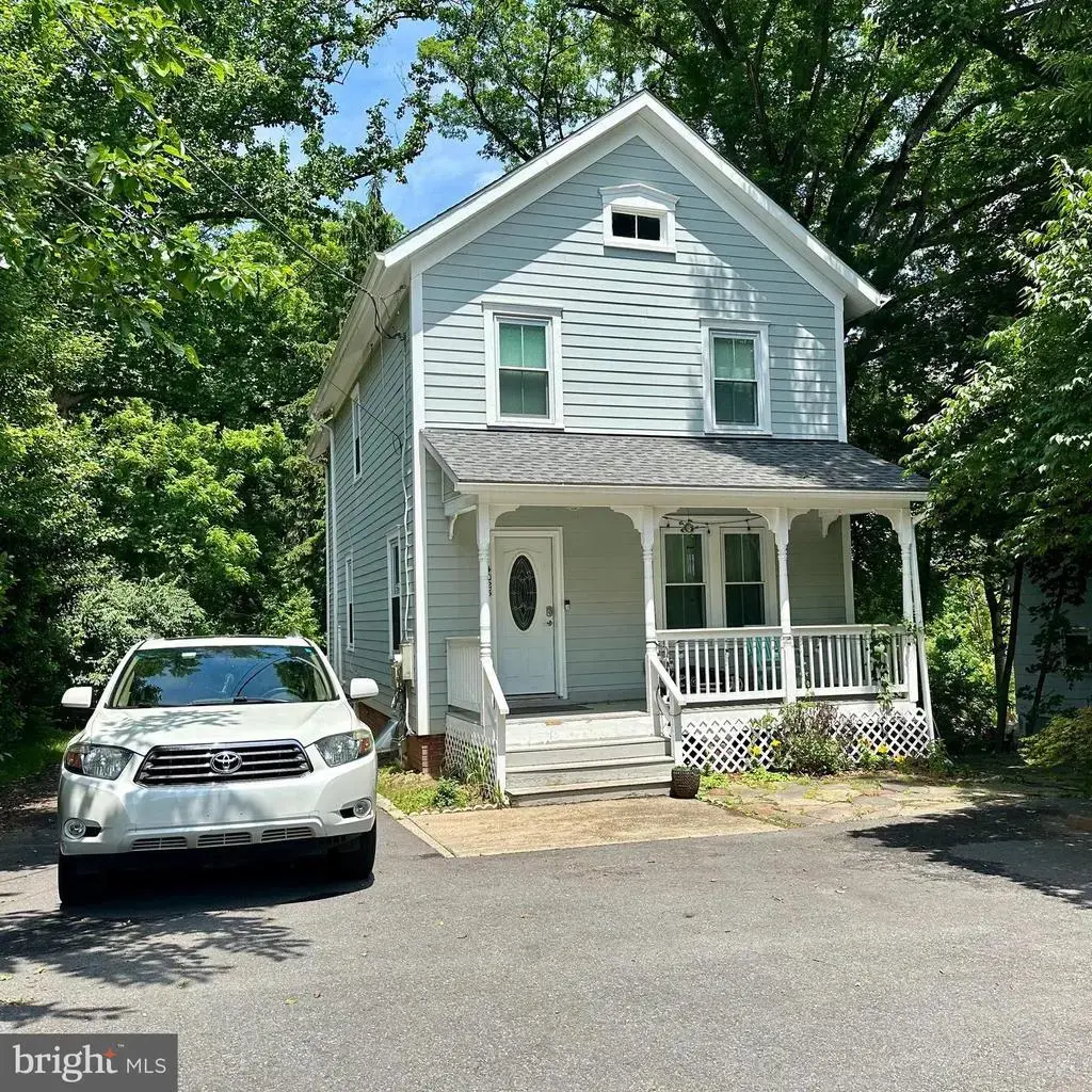 4023 Jones Bridge Rd, CHEVY CHASE