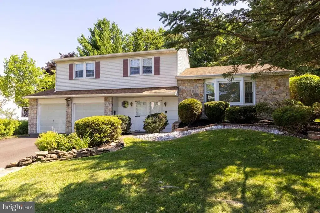 31 Crestview Dr, HOLLAND