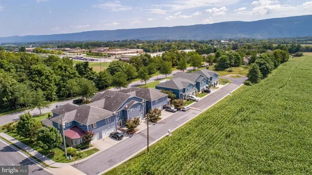 248 Parkside Ct, WOODSTOCK