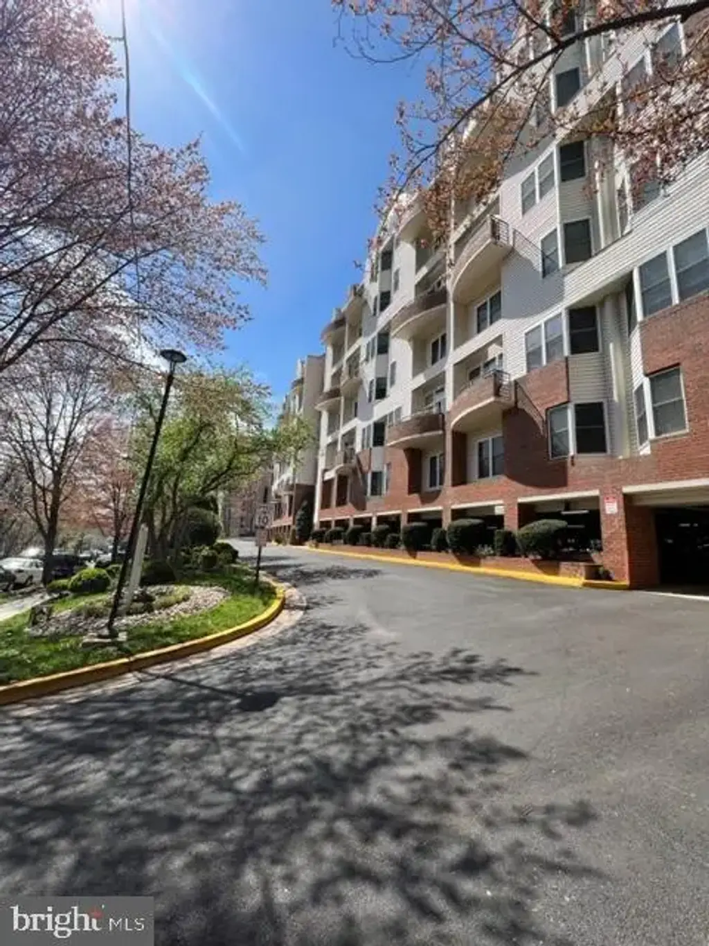 301 S Reynolds St #205, ALEXANDRIA