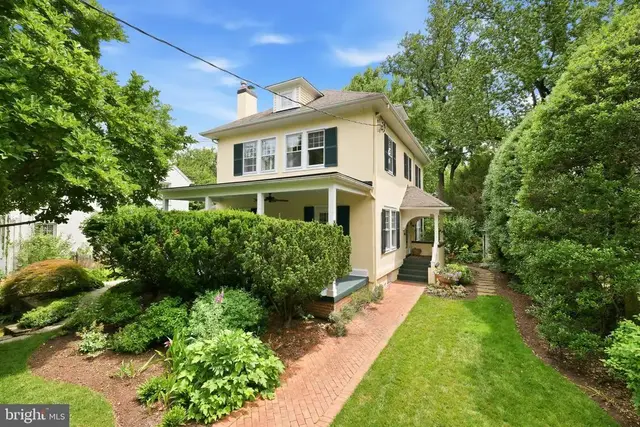 6411 33rd St Nw, Washington