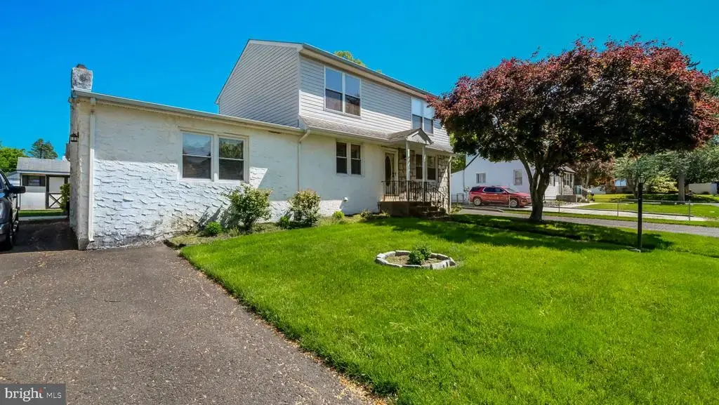 1915 Grand Ave, FEASTERVILLE TREVOSE