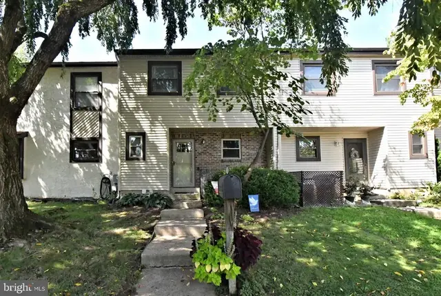 152 Knox Ct, Southampton