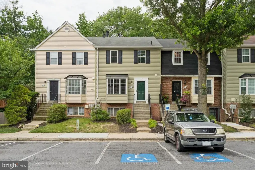 7649 S Arbory Ln #351, LAUREL