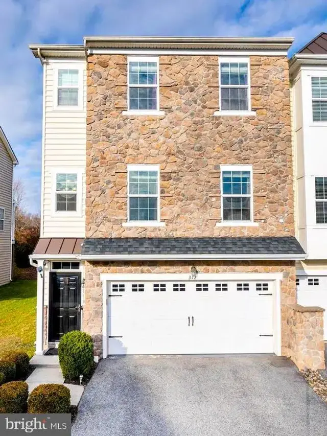 312 Wilkinson Dr #6, Newark