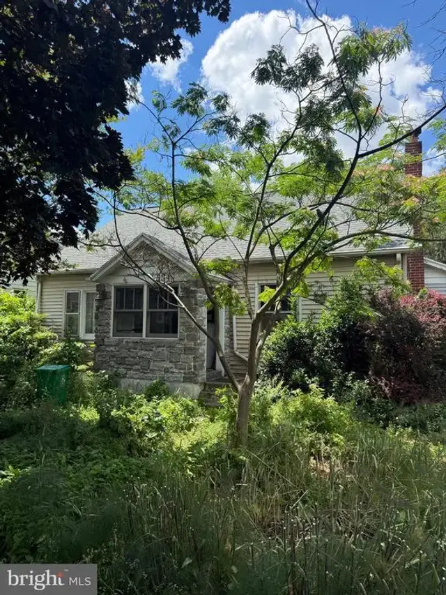 134 N Spring Garden St, Carlisle