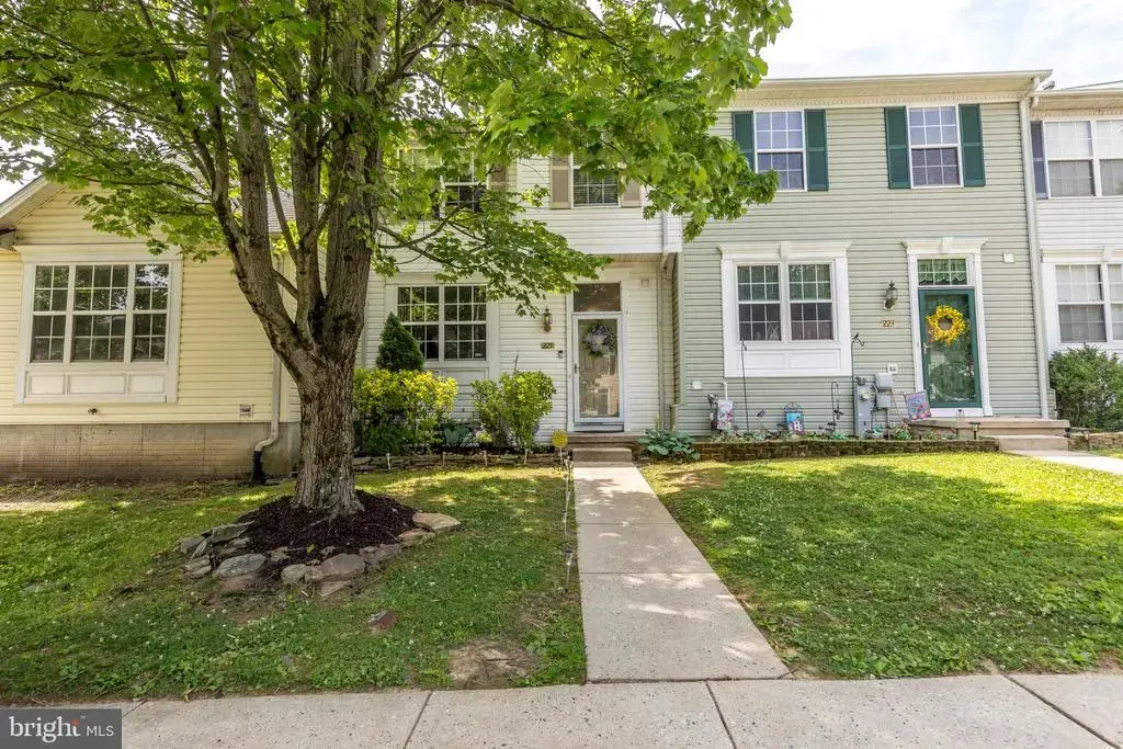 225 Woodland Green Way, ABERDEEN