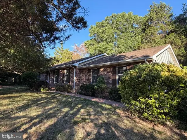 1324 Walnut Shade Rd, Dover