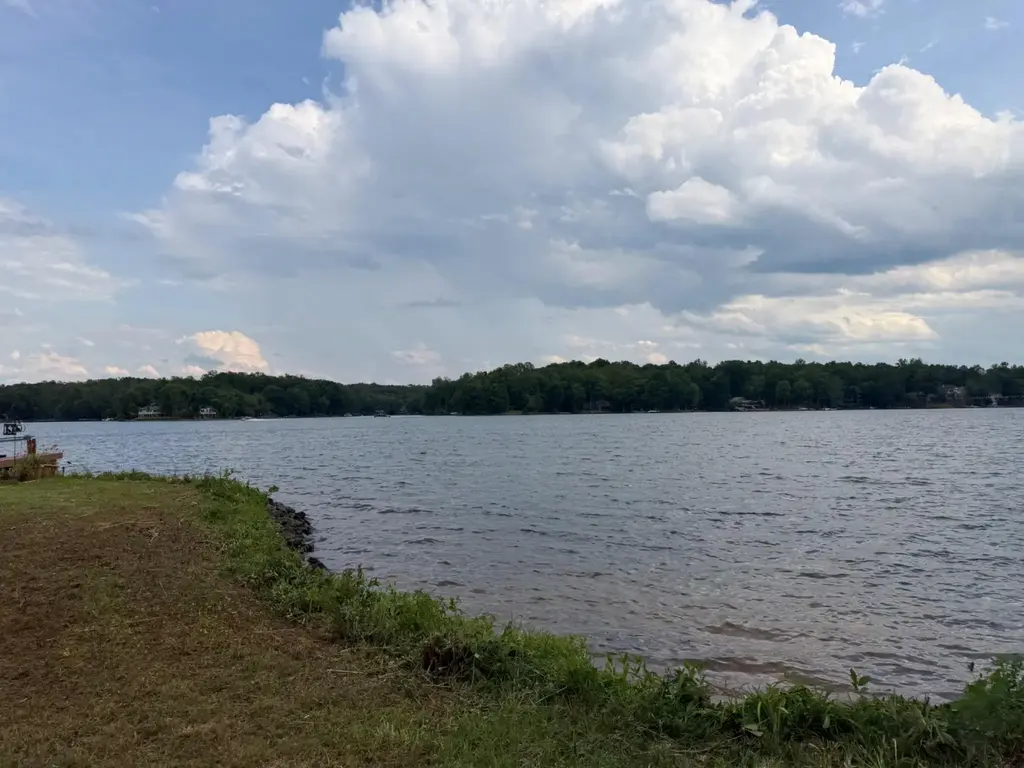 100 Flat Run, LOCUST GROVE