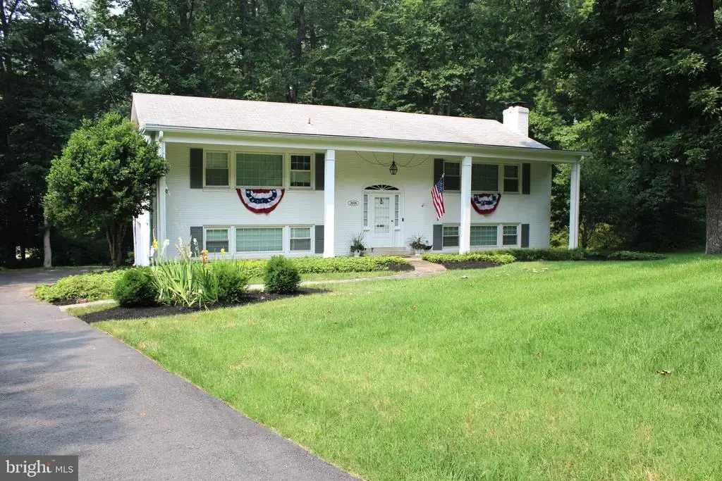 3606 Barkley Dr, FAIRFAX