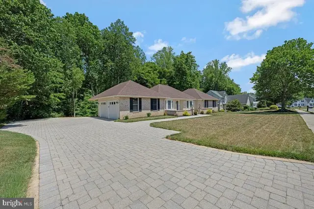 1010 Wales Dr, La Plata