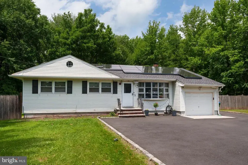 984 New Dover Rd, EDISON