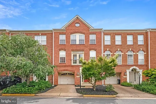 2849 Laura Gae Cir, Vienna