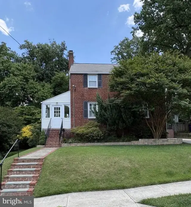 1027 N Mckinley Rd, Arlington