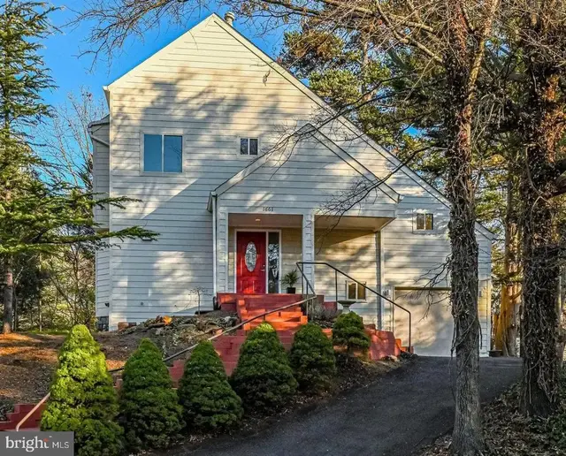 1661 Cedar Hollow Way, Reston