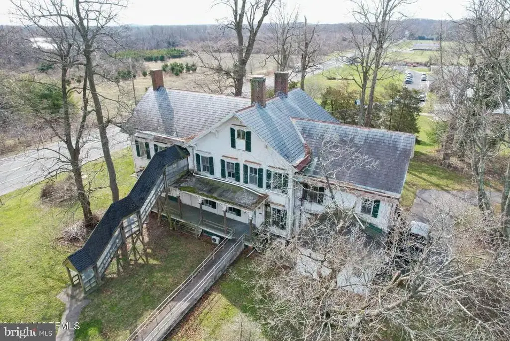 184-186 State Hwy, HOLMDEL