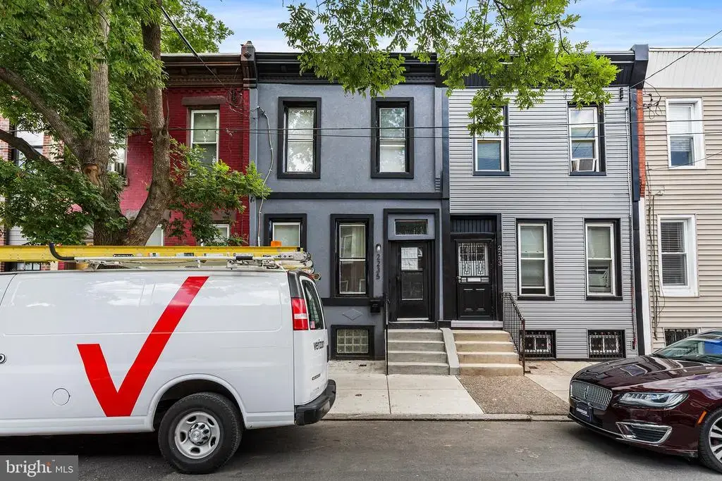 2235 Tasker St, PHILADELPHIA