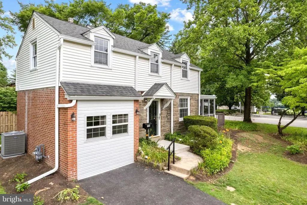 776 Brooke Rd, GLENSIDE